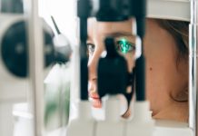 「眼の加齢」を予測するAIモデル