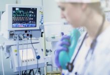 SOFAスコアのAI自動抽出が臨床医の決断を助ける – AMI社「EMscribe」