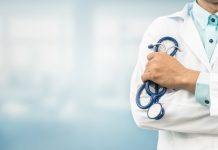 ヘルスケア幹部の4人に3人が「管理プロセスの自動化でAIを信頼」