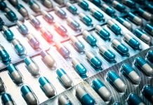 「薬物過剰摂取による死亡」の予測モデル